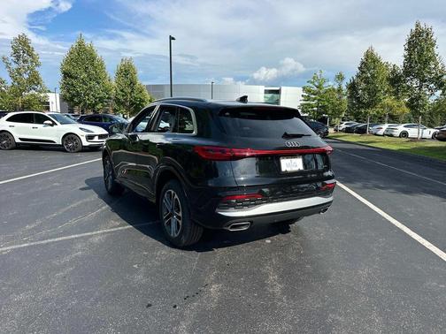 2025 Audi Q5 Premium