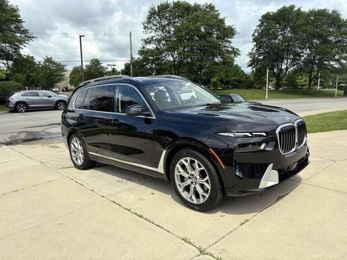 2025 BMW X7 xDrive40i