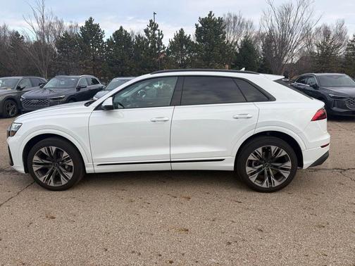 2025 Audi Q8 55 Premium