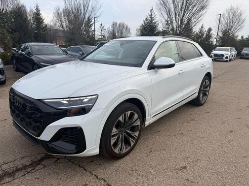 2025 Audi Q8 55 Premium