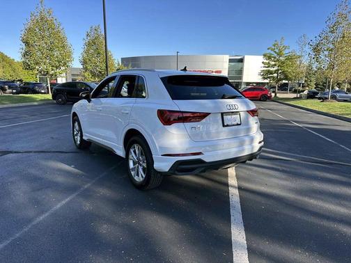 2025 Audi Q3 Premium 45 TFSI S line quattro Tiptronic