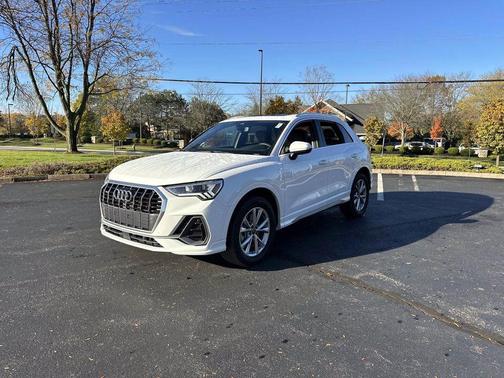 2025 Audi Q3 Premium 45 TFSI S line quattro Tiptronic