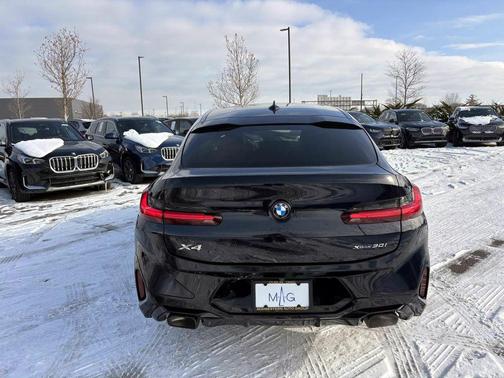 2023 BMW X4 xDrive30i