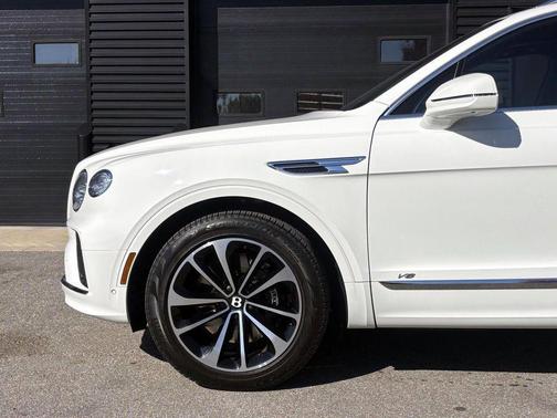 2022 Bentley Bentayga V8