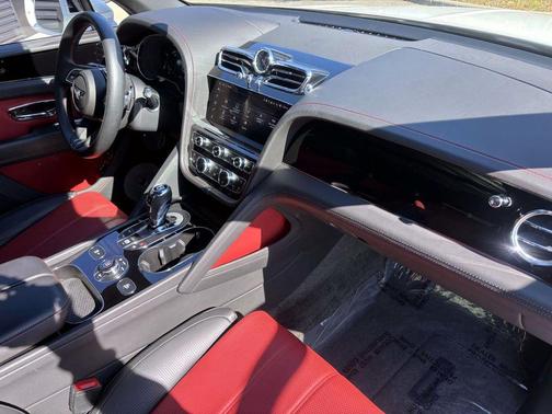 2022 Bentley Bentayga V8