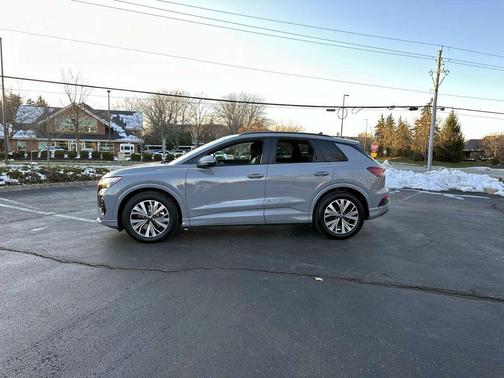 2025 Audi Q4 e-tron Premium 45 RWD