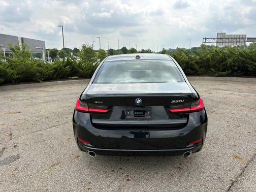 2024 BMW 330 i xDrive