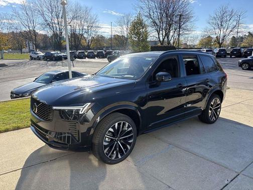 2026 Volvo XC90 B6 Ultra Dark Theme 7-Seater