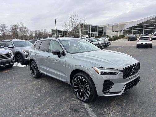 2026 Volvo XC60 B5 Ultra