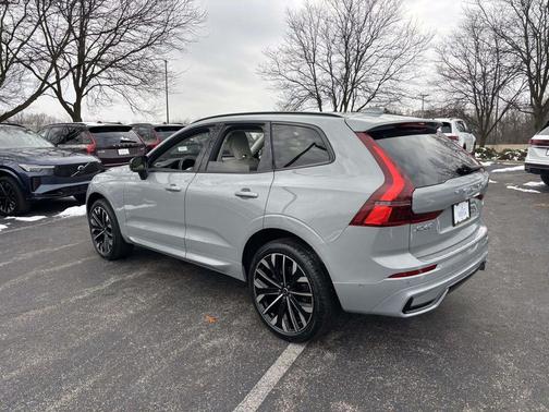 2026 Volvo XC60 B5 Ultra