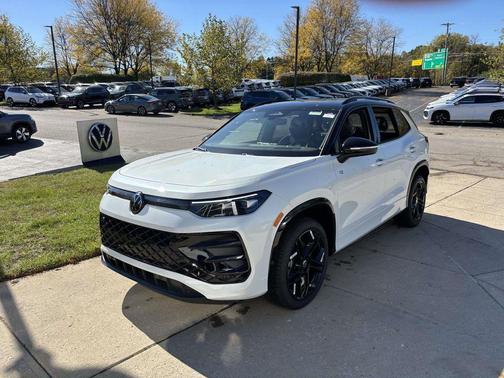 2025 Volkswagen Tiguan 2.0T SE R-Line Black 4MOTION