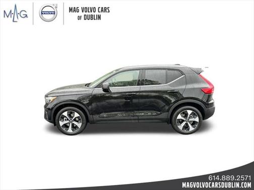 2025 Volvo XC40 B5 Core Bright Theme