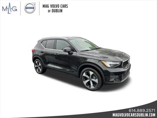 2025 Volvo XC40 B5 Core Bright Theme