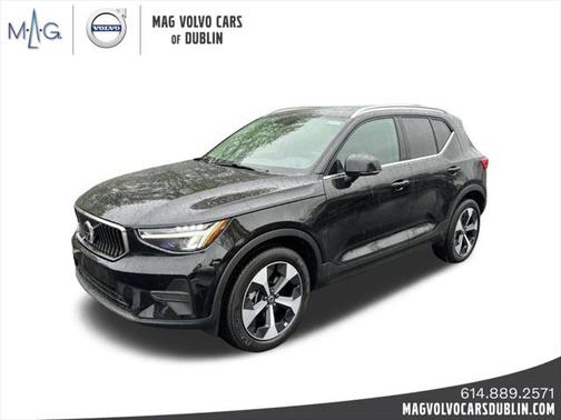 2025 Volvo XC40 B5 Core Bright Theme