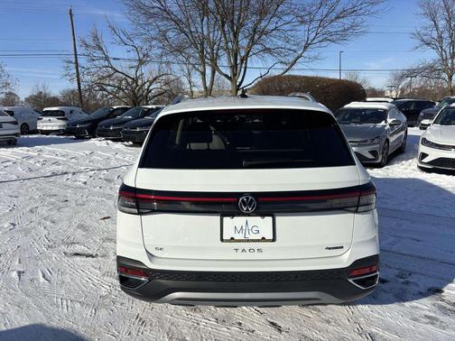 2026 Volkswagen Taos SE