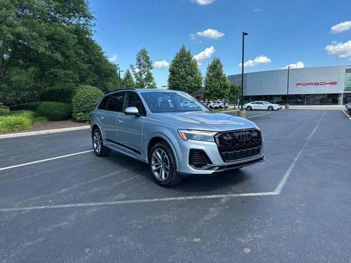 2025 Audi Q7 45 Premium Plus