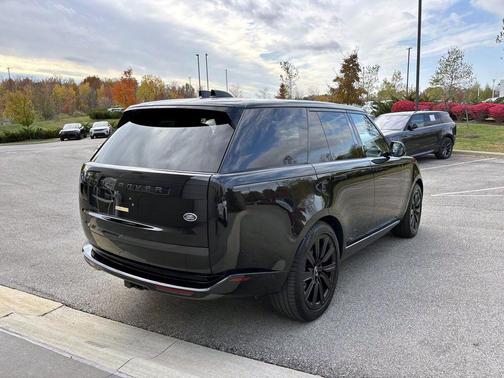 2023 Land Rover Range Rover P530 SE