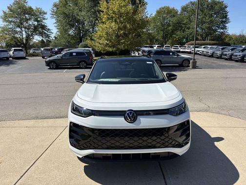 2025 Volkswagen Tiguan 2.0T SE R-Line Black 4MOTION