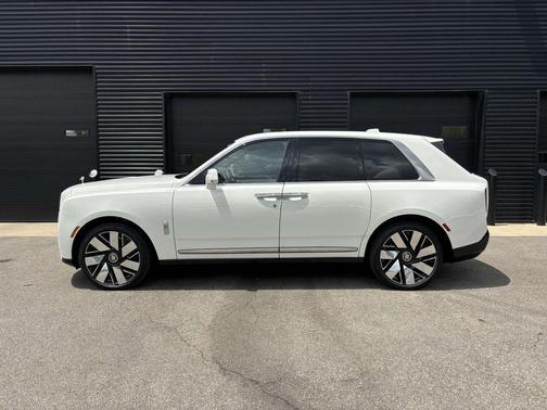 2025 Rolls-Royce Cullinan 