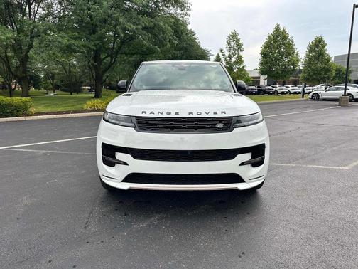 2025 Land Rover Range Rover Sport SE