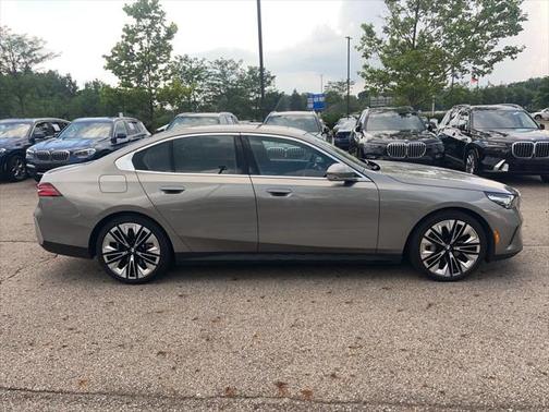 2024 BMW 540 i xDrive