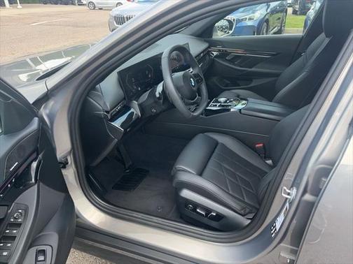 2024 BMW 540 i xDrive