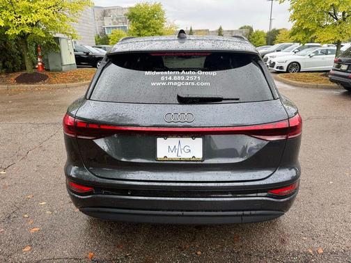 2025 Audi Q6 e-tron Premium Plus quattro