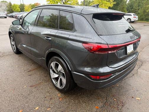 2025 Audi Q6 e-tron Premium Plus quattro