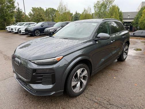 2025 Audi Q6 e-tron Premium Plus quattro