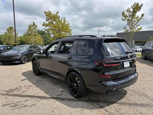 2026 BMW X7 M60i