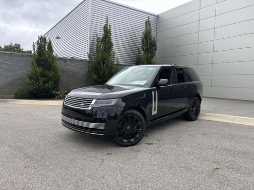 2025 Land Rover Range Rover P615 SV