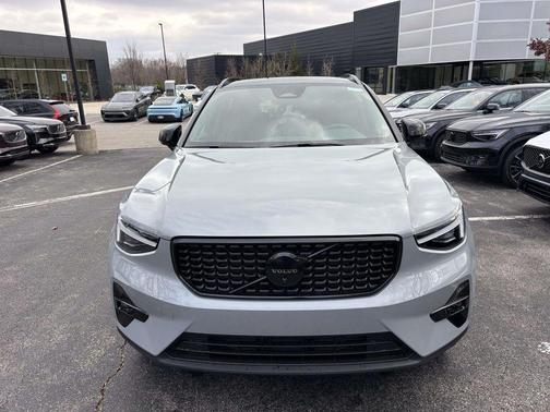 2026 Volvo XC40 B5 Ultra Black Edition