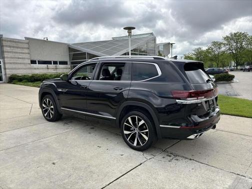 2025 Volkswagen Atlas 2.0T SEL Premium R-Line 4MOTION