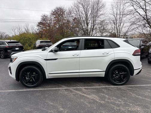 2026 Volkswagen Atlas Cross Sport 2.0T SEL