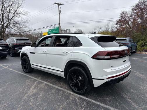 2026 Volkswagen Atlas Cross Sport 2.0T SEL