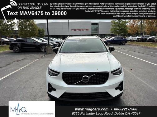 2025 Volvo XC40 B5 Plus Dark Theme