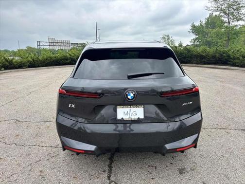 2026 BMW iX xDrive45