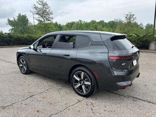 2026 BMW iX xDrive45