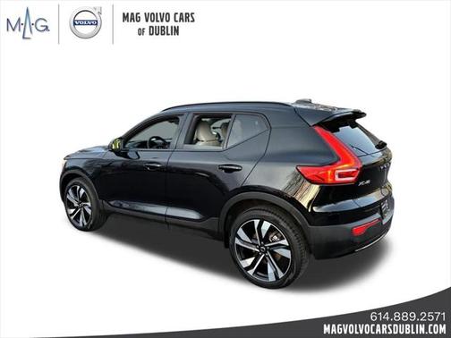 2025 Volvo XC40 B5 Plus Dark Theme