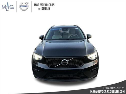 2025 Volvo XC40 B5 Plus Dark Theme