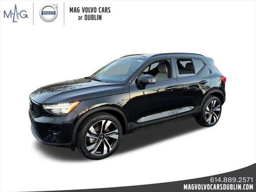 2025 Volvo XC40 B5 Plus Dark Theme