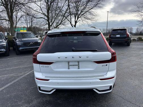 2026 Volvo XC60 B5 Ultra