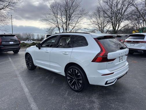 2026 Volvo XC60 B5 Ultra