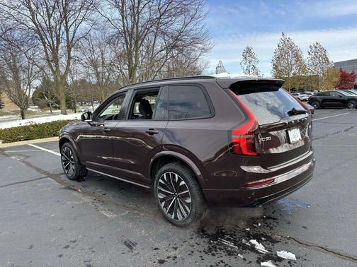 2026 Volvo XC90 B6 Ultra Dark Theme 7-Seater
