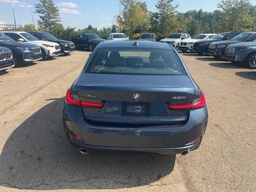2025 BMW 330 i xDrive