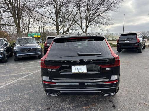 2026 Volvo XC60 B5 Ultra