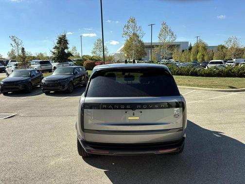 2023 Land Rover Range Rover P530 SE