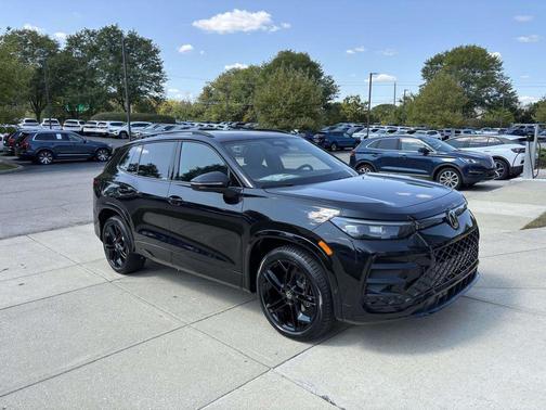 2025 Volkswagen Tiguan 2.0T SE R-Line Black