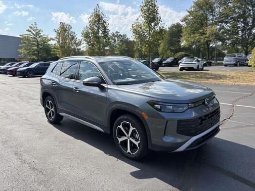 2025 Volkswagen Tiguan 2.0T SE 4MOTION