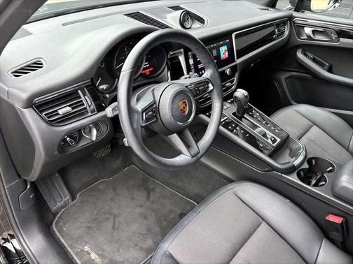 2022 Porsche Macan Base